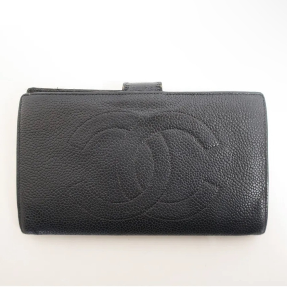 CHANEL caviar large CC long bifold wallet with front snap closure. - Picture 2 of 6